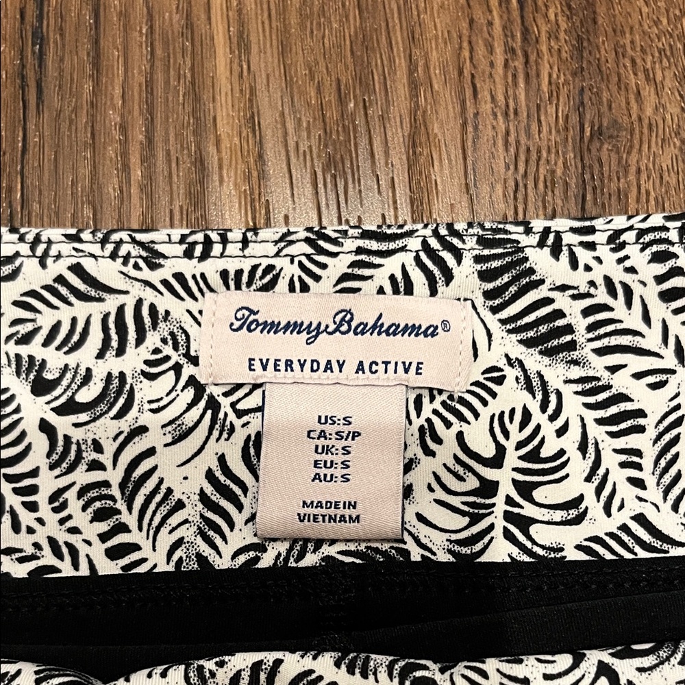 Women’s Tommy Bahama Monochrome A-Line Everyday Active Skirt (B5) - Picture 2 of 4
